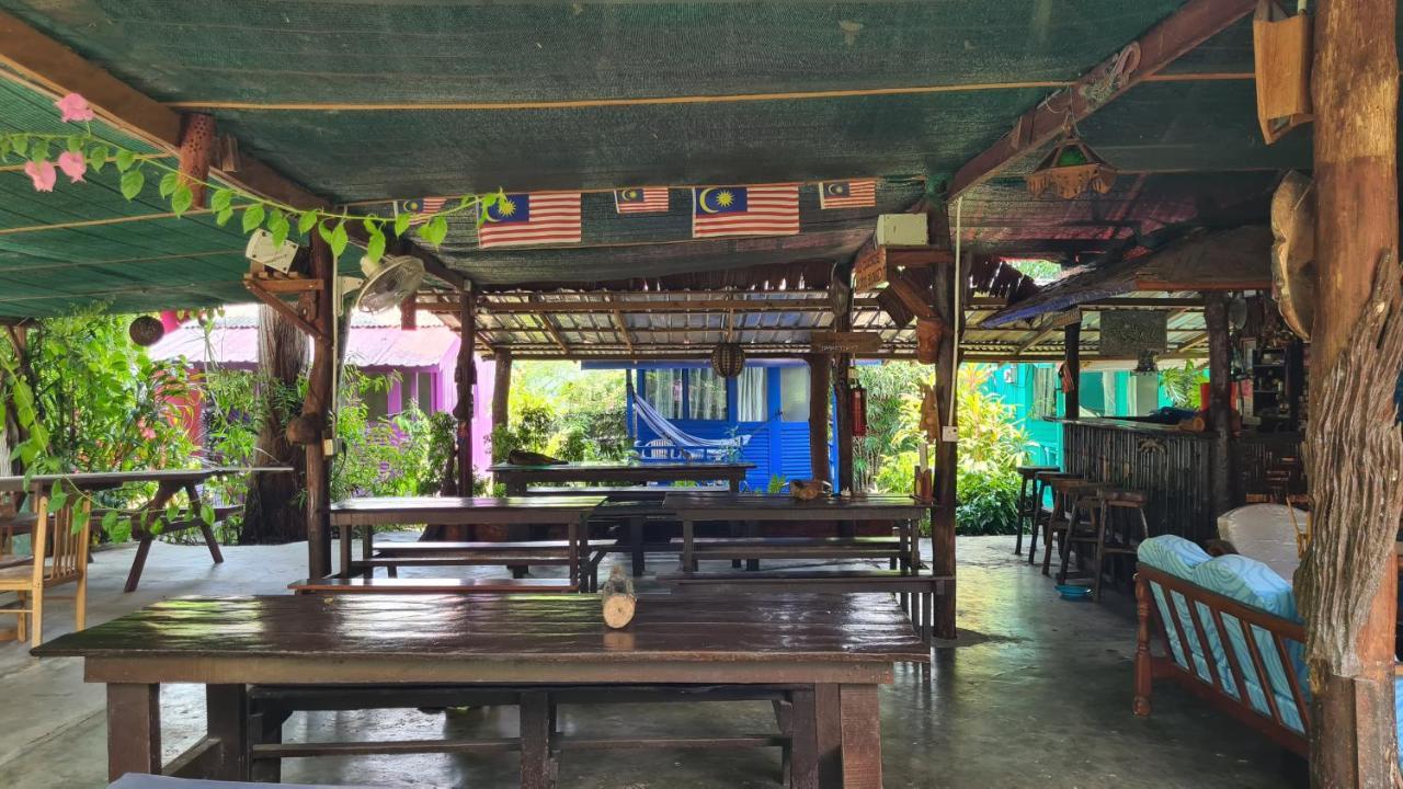 Gecko Guesthouse Pantai Cenang  Exterior foto