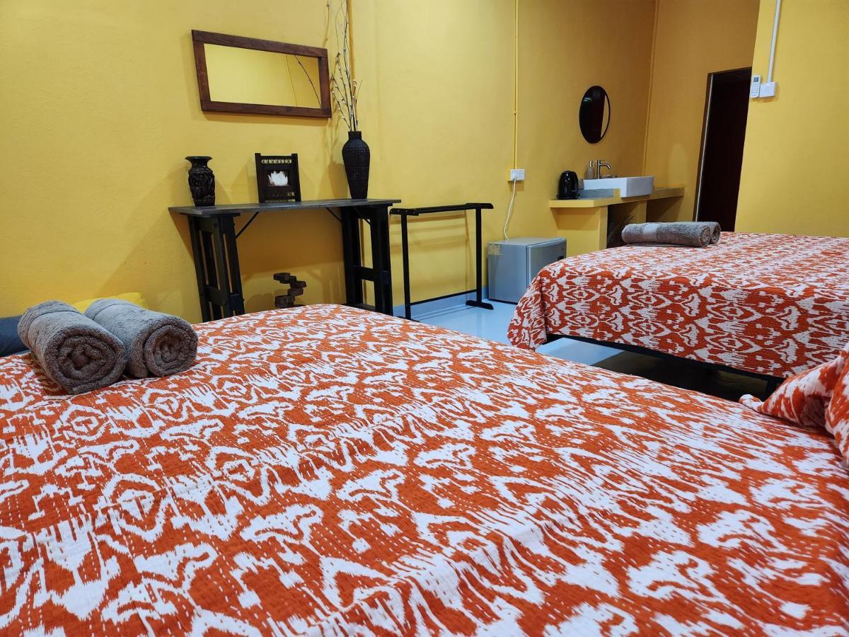 Gecko Guesthouse Pantai Cenang  Exterior foto