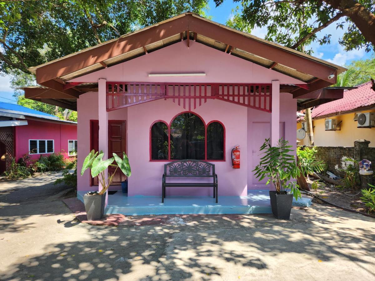 Gecko Guesthouse Pantai Cenang  Exterior foto