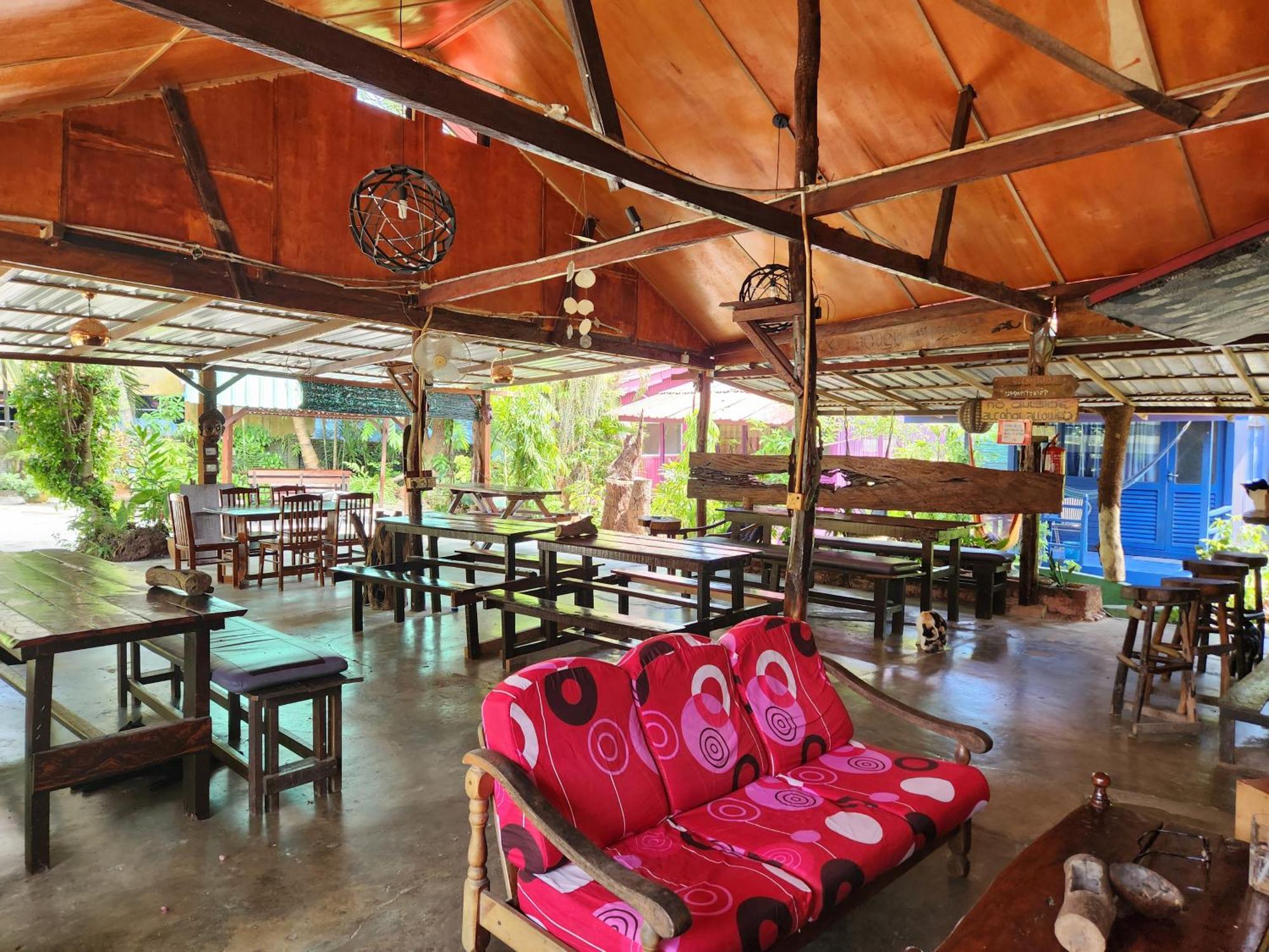 Gecko Guesthouse Pantai Cenang  Exterior foto
