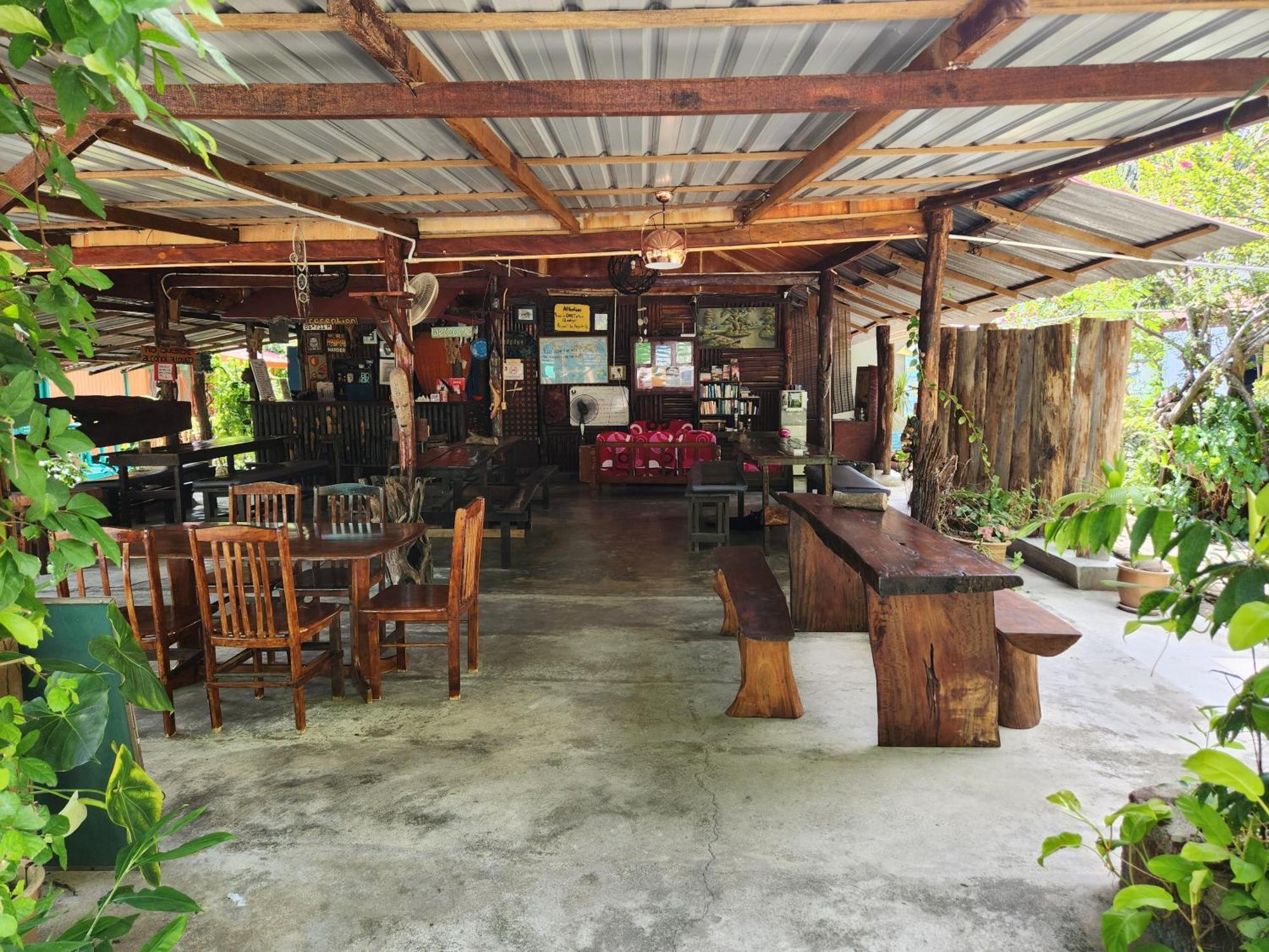 Gecko Guesthouse Pantai Cenang  Exterior foto