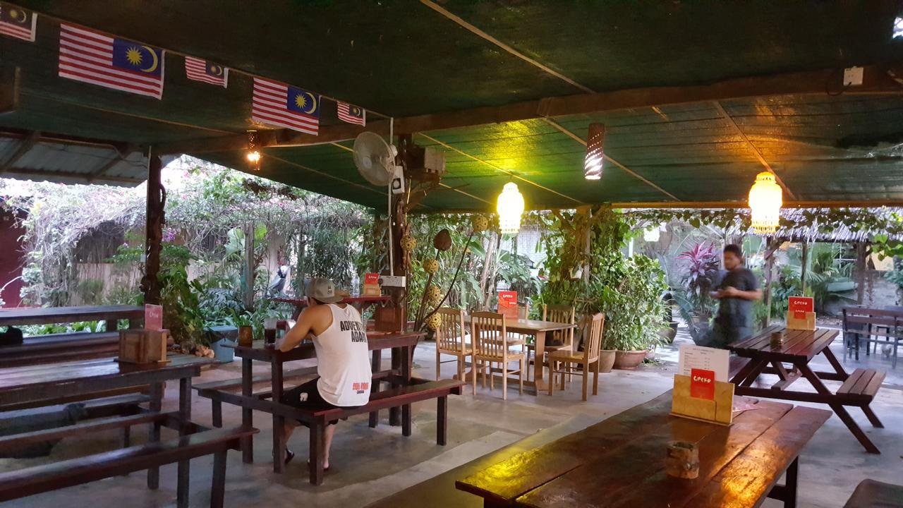 Gecko Guesthouse Pantai Cenang  Exterior foto